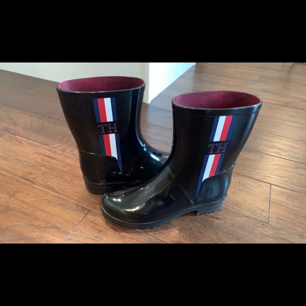 Tommy Hilfiger rain boots ; size 8
